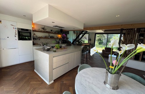 Locmaria House | Villa with wooded park, near beach and paths
