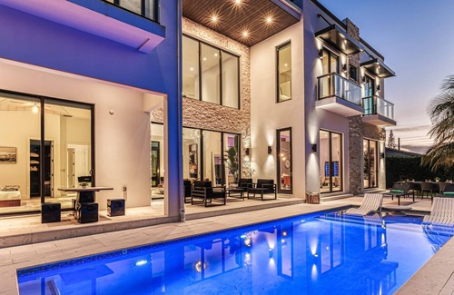 East Fort Lauderdale House | VillaBella Ultra LUXE 100ft Waterfront Villa 5Min2Beach