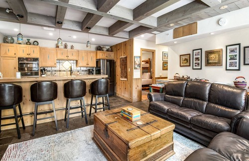 Vail Condo | Village Center 1F | 2BR Condo in the Heart of Vail Village