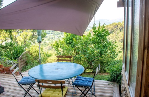 La Gaude House | Village house surrounded by greenery