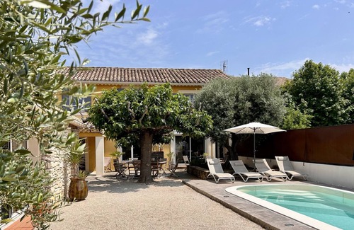 Suze-la-Rousse Ski Chalet | village house with garden and private pool, air conditioning