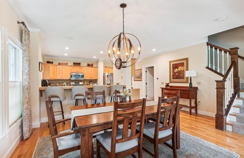 Stowe Village Historic District House | Village Retreat: 2 br, fireplace, a/c, walkable to Village!