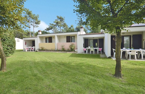 Bibione Lido del Sole House | Villaggio Paradiso by Interhome