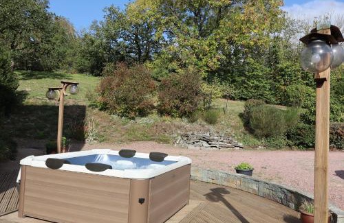 Saint-Remy Villa | VillaNonna, jacuzzi, billards, pétanque, ping-pong, 12 couchages, terrasse plein soleil - Larès