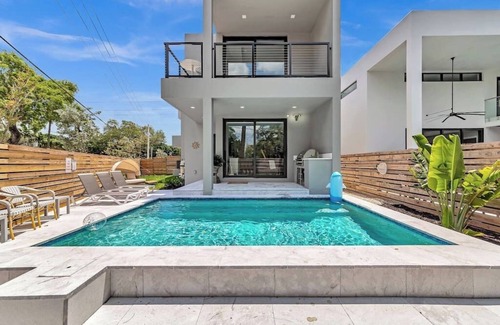 Tarpon River House | *VillaPlaya brand new home, modern style resort!