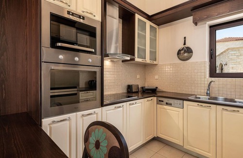 Platanias Town Villa | Villas Platanias 4 bedroom villa with a heated pool