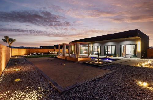 Joshua Tree Villa | Villas Pool-Spa- Fire pit- Golf