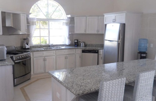 Urbanizacion Tavarez Villa | VillaTracey! 5BR/5BA Luxury Sosua OcnView Pool Jacuzzi Walk 2 Town Pool Table