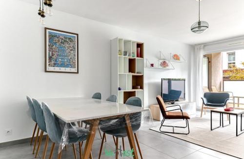 Bron Apartment | Vinatier - Lyon 2 - LB - Large family apartment with parking in Lyon