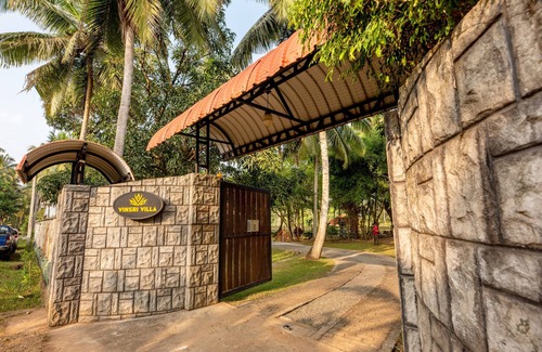 Narammala Villa | VinSri Villa 3-bedroom villa in brilliant Kadahapola with WiFi, fitness room, AC