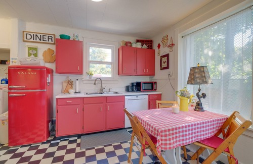 Charlevoix House | Vintage Charlevoix Home w/Deck Near Round Lake!