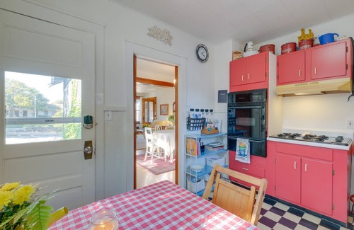 Charlevoix House | Vintage Charlevoix Home w/Deck Near Round Lake!
