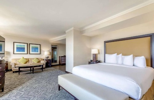 Dupont Circle Hotel | Vintage Charm in Historic D.C. District! Swimming Pool, Pets Allowed!