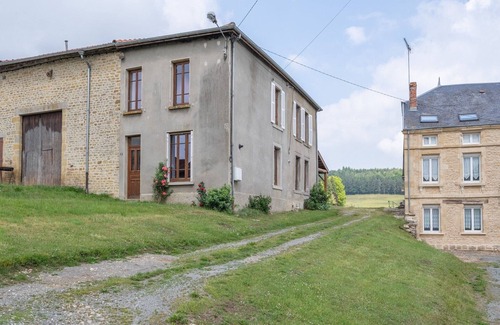 Nouart House | Vintage Holiday Home in Nouart