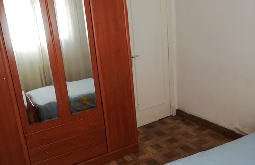 Milagrosa Condo | Vintage House in Pamplona Near the Plaza de los Fueros