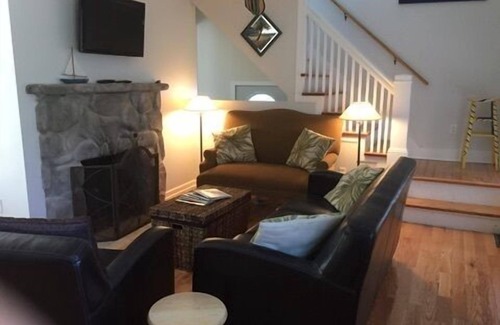 Michigan City Cottage | Vintage Lake Michigan Beach Cottage: 4br+loft,3ba-Sleeps 17