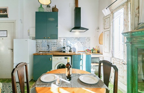 Sant Adria de Besos Apartment | Vintage studio with kitchen, 15 min. from BCN downtown, 8 min. walk to the beach