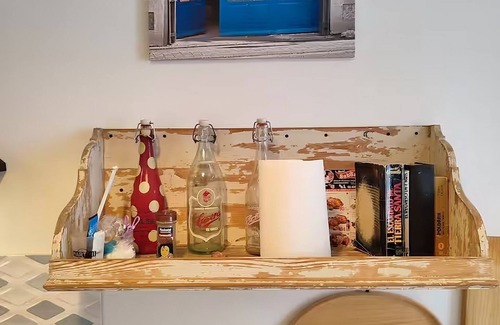Sant Adria de Besos Apartment | Vintage studio for 3 people, 15 min from BCN downtown, 8 min walk from the beach