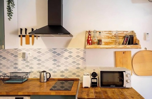 Sant Adria de Besos Apartment | Vintage studio for 3 people, 15 min from BCN downtown, 8 min walk from the beach