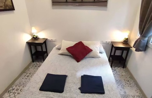 Sant Adria de Besos Apartment | Vintage studio for 3 people, 15 min from BCN downtown, 8 min walk from the beach
