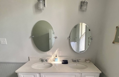 Greater Belhaven Apartment | Vintage Studio Apartment Across from Fairview Inn