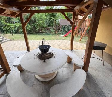 Tiszaug House | Viola Horgász-és Vendégház
