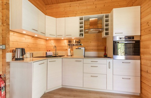 Neatishead Cabin | Violet Lodge | Easy access to Norfolk Broads - Norfolk Holiday Properties.