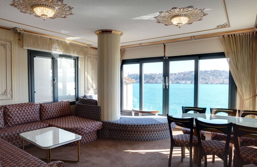 Emirgan Mahallesi Apartment | VIP Suites Bosphorus And Bridge Viewing 3+1