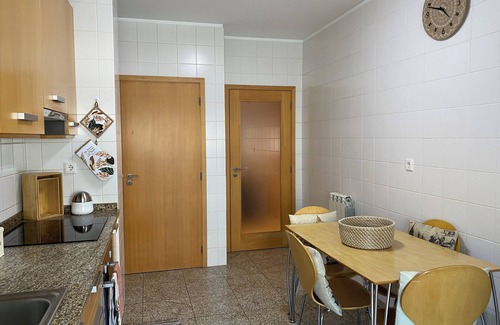 Viseu Apartment | Viseu Home: Apartamento Espaçoso Para Famílias e Amigos no Centro de Viseu