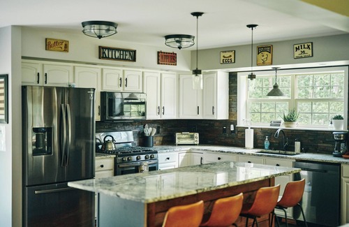 Cairo House | Visit Chill House: 15 miles from Windham. Hot Tub & Ping Pong!