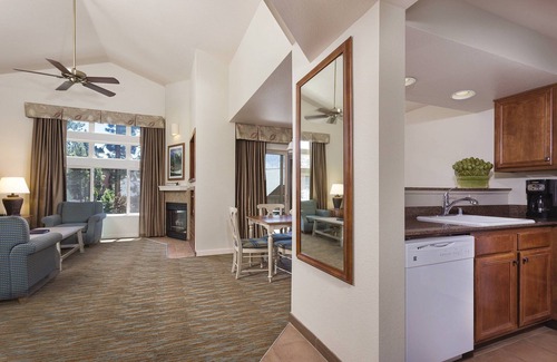 Round Hill Village Resort | Visit the astounding Emerald Bay!