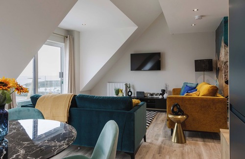 Portrush House | VISIT THE LOOKOUT AND EXPERIENCE THE ATLANTIC OCEAN AT ITS BEST.