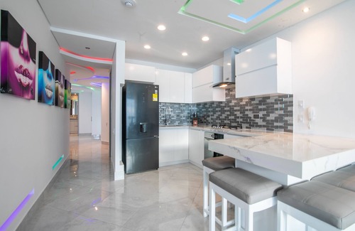 Bocagrande Apartment | VISITORS ALLOWED. Super Modern 3BR Futuristic Illuminato Apt