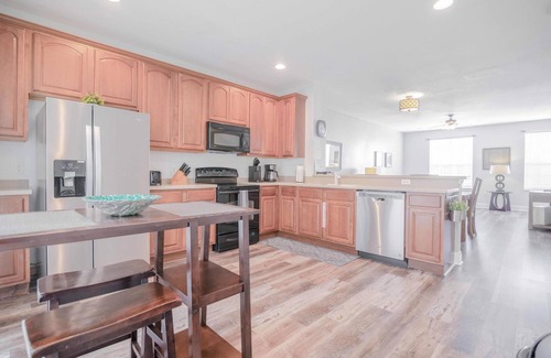 Florida Central Atlantic Coast House | Vista Cay Luxury Bella. Walk to Epic Universe and the OCCC