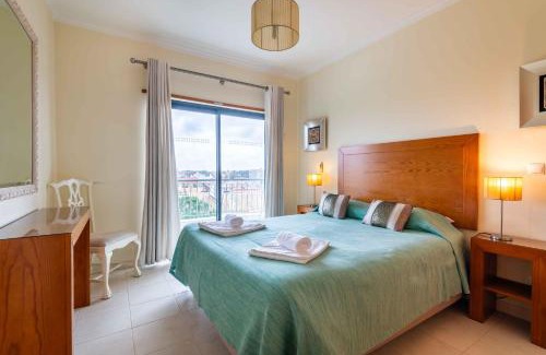 Olhos D'Agua Apartment | Vista das Ondas by Algarneto