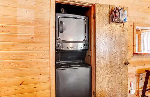 Sugarloaf House | Vista Sugarloaf ~ Dog-friendly Mountain getaway near town & skiing w/gas grill & spacious deck