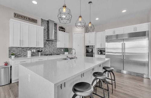 Las Vegas House | Viva Oasis: Modern Comfort Near the Strip