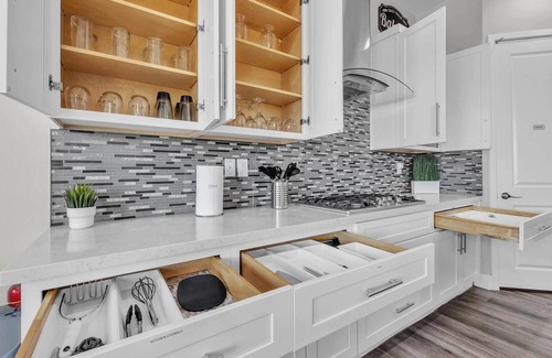 Las Vegas House | Viva Oasis: Modern Comfort Near the Strip