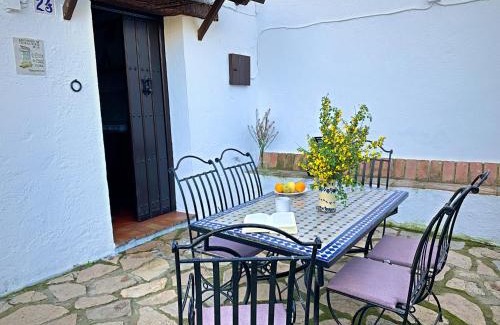 Zahara de la Sierra House | Vivelorural Casa y piscina en Zahara de la Sierra