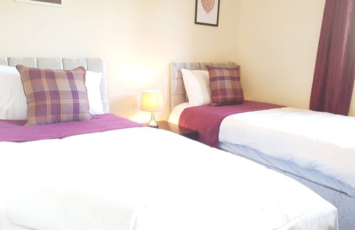 Southampton House | Vokes House, Sleeps 7