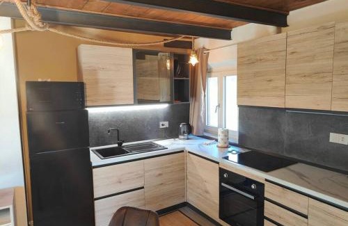 Volterra Apartment | Volaterrae Deluxe Loft with garden