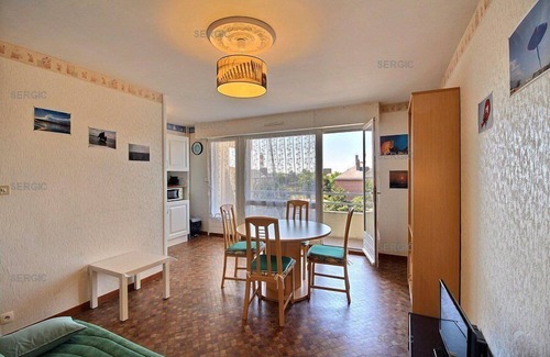 Berck-sur-Mer Apartment | VOLDENUIT11: Spacious apartment overlooking the Baie d'Authie