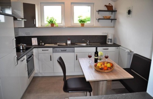 Arnbruck Apartment | Vom Wohn- Schlafraum auf die Terrasse, mit Blick ins schöne Zellertal.