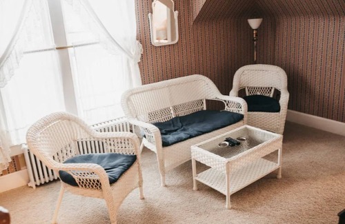 Bismarck House | Voted the Top short-term rental in BISMARCK!