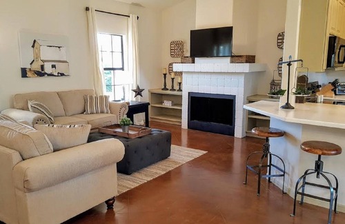 Dripping Springs House | VOTED TOP 10 for 3 Yrs No Cleaning Fee - Countryside Retreat -Hot Tub & Fire Pit