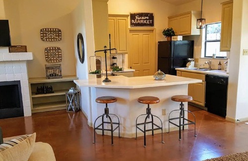 Dripping Springs House | VOTED TOP 10 for 3 Yrs No Cleaning Fee - Countryside Retreat -Hot Tub & Fire Pit