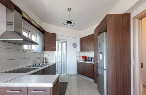 Filaki Apartment | Vourvahis Seaview Apartment in Karoti