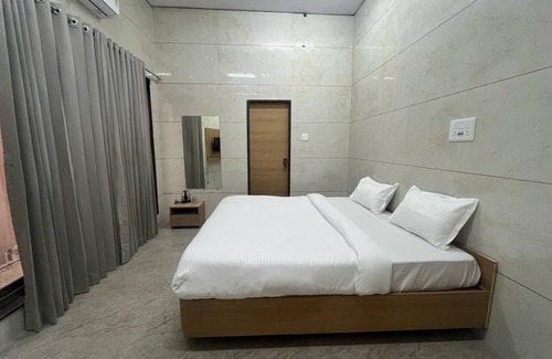 Dwarka Hotel | Vrajvashi -Home stay Dwarka