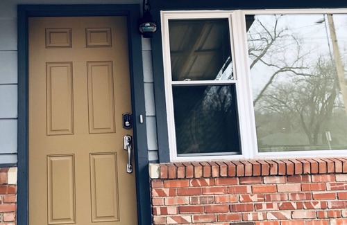 Ponca City House | ⭐️⭐️⭐️⭐️⭐️ VRBO property 3BR/1BA Beautiful, updated kitchen and bathroom