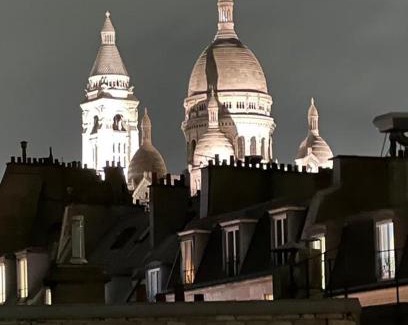 Pigalle Apartment | Vue Tour Eiffel/Sacré-Coeur